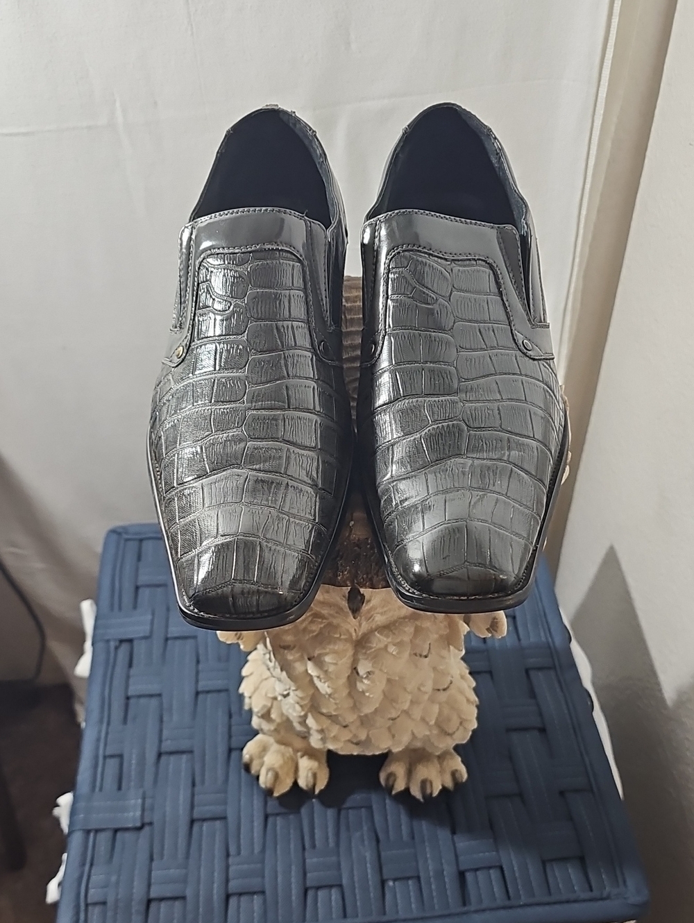 Men's Black Croc-Embossed Slip-On Loafers